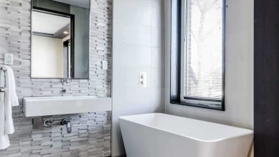 bathroom-remodel-with-tile-accent-walls.jpg